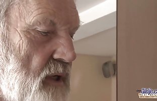 порно секс Девушка-подросток Элизабет Бентли сосет жесткий петух