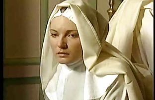 порно секс Девушка трахает свою капающую мокрую киску с розовым дилдо