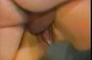 порно секс Он трахает двух сексуально-голодных черных шлюх