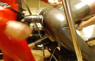 порно секс Острая девушка трахалась на обеденном столе