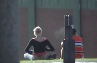 порно секс Бесстыдная брюнетка трахается вслепую в машине