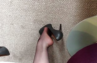 порно секс Рогатая шлюха в группе трахается трахаться сильно