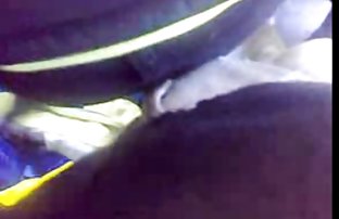 порно секс Сексуальный Милф всасывает член мужа на кухне