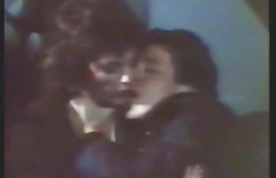 порно секс Рыжий лесбиянка испортила бритую киску